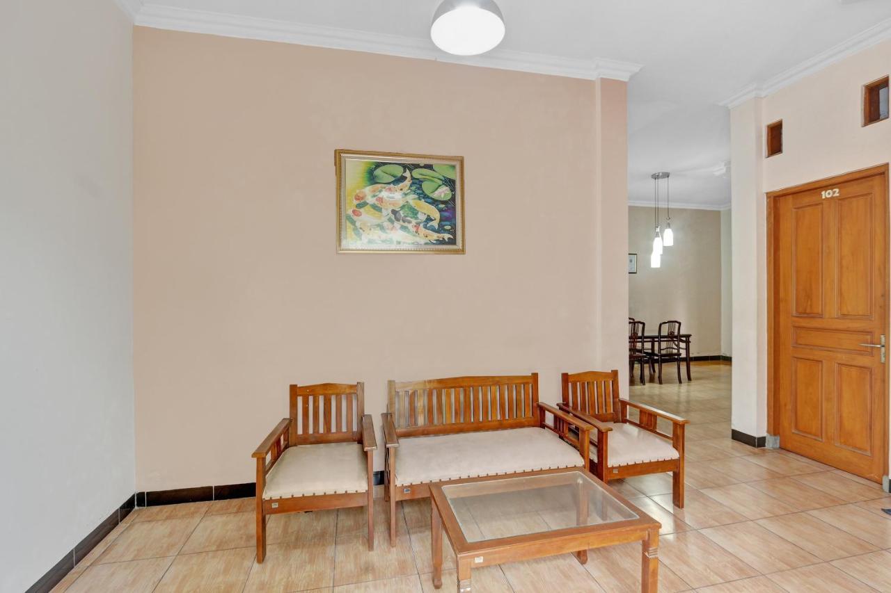 Hotel Wisma Ck Kebumen Esterno foto