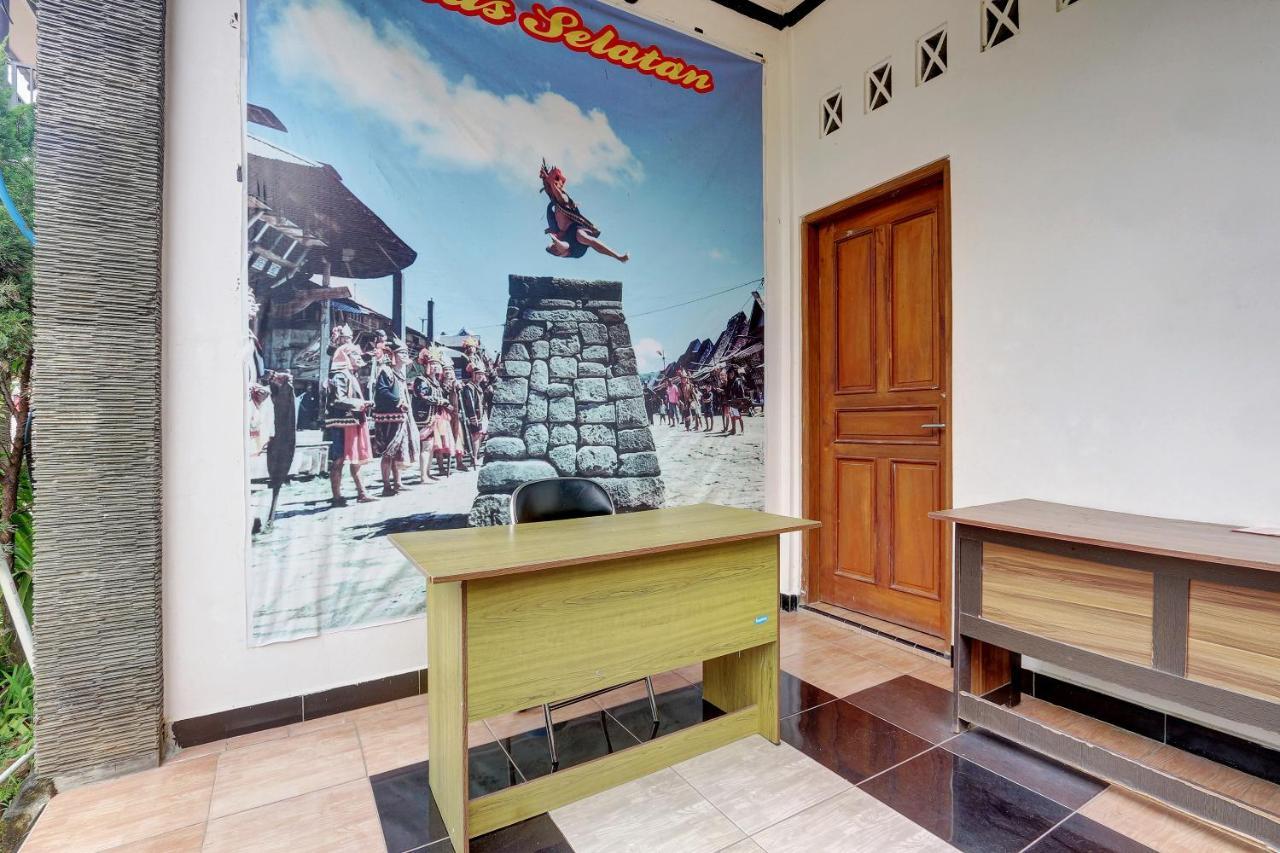 Hotel Wisma Ck Kebumen Esterno foto