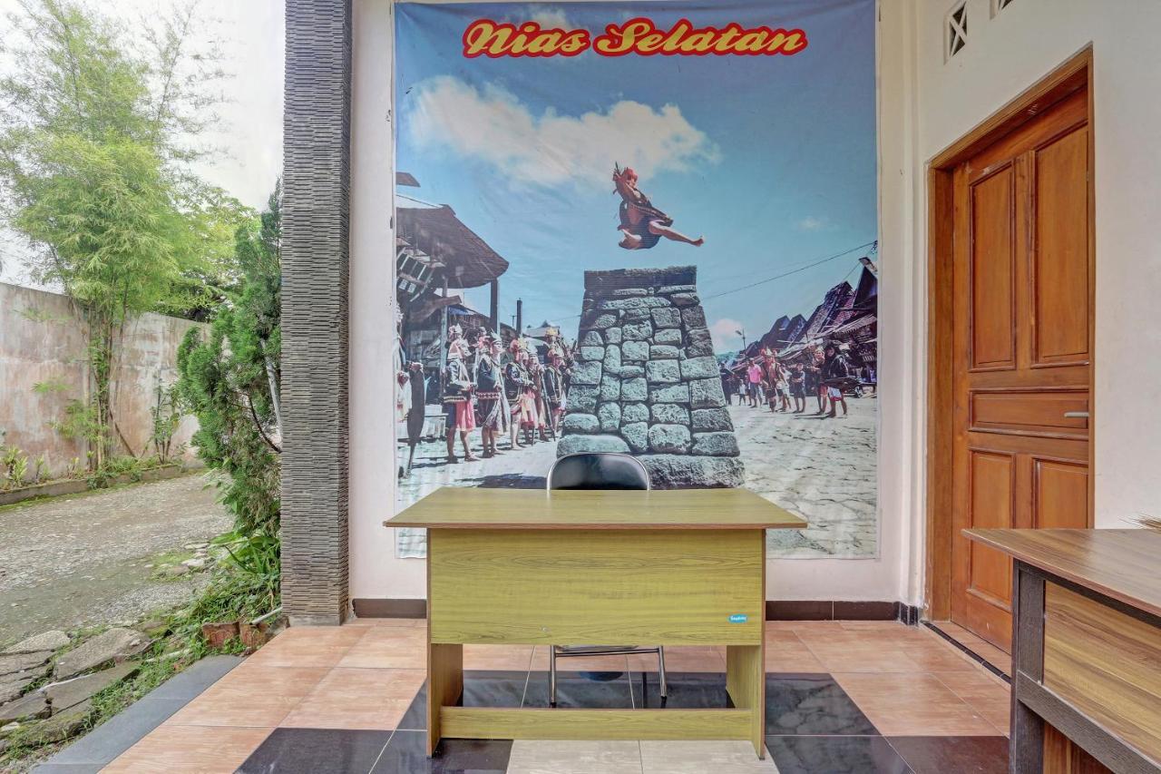 Hotel Wisma Ck Kebumen Esterno foto