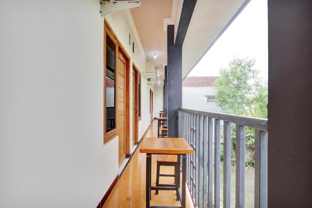 Hotel Wisma Ck Kebumen Esterno foto