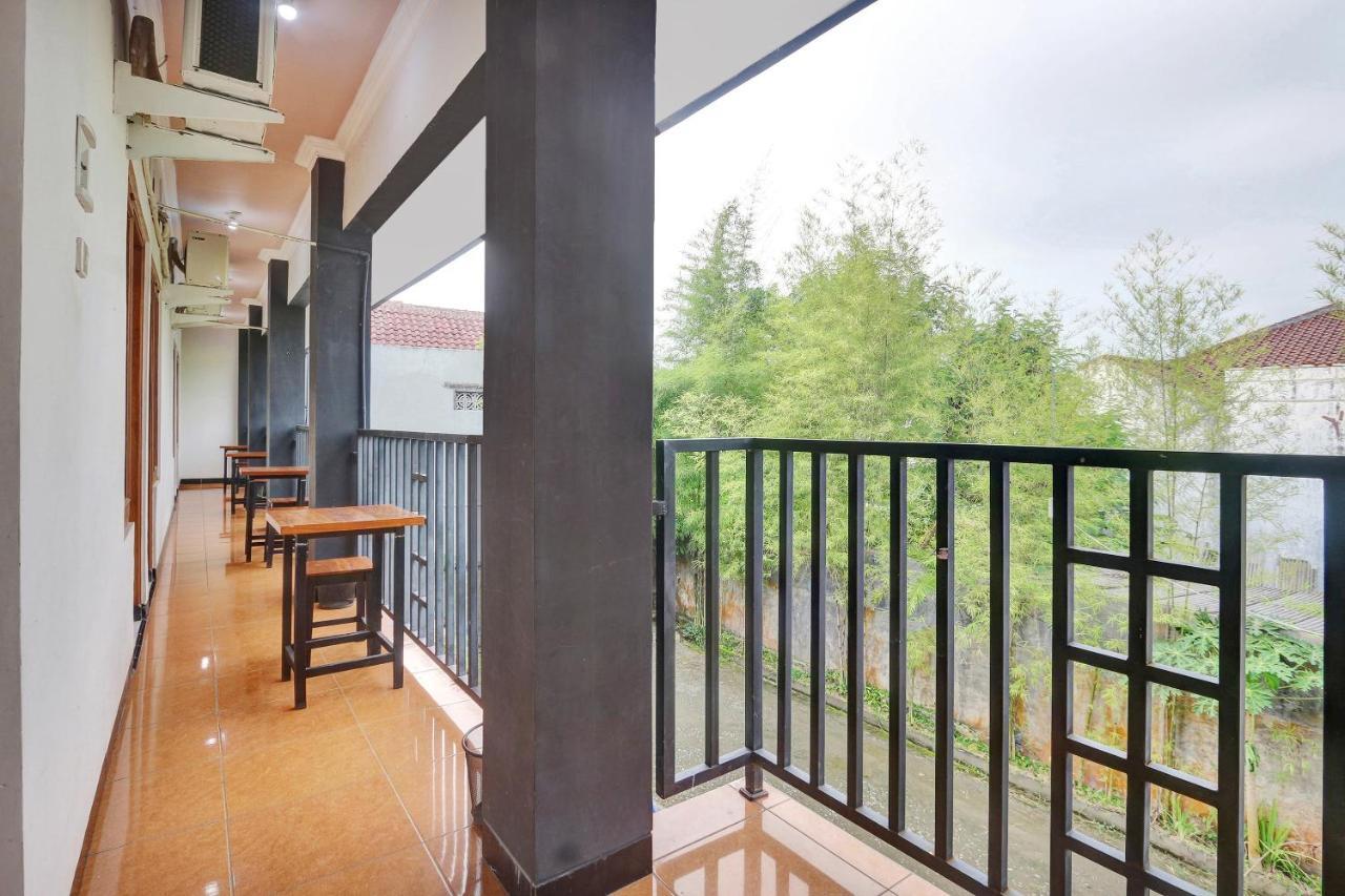 Hotel Wisma Ck Kebumen Esterno foto