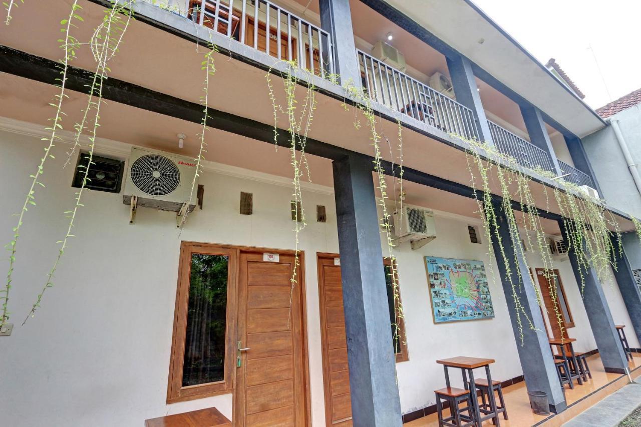 Hotel Wisma Ck Kebumen Esterno foto