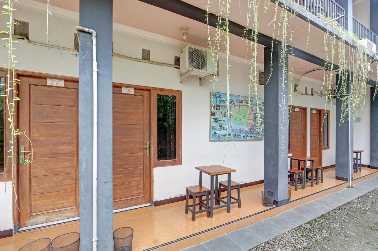 Hotel Wisma Ck Kebumen Esterno foto