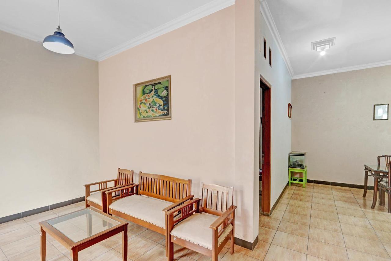 Hotel Wisma Ck Kebumen Esterno foto
