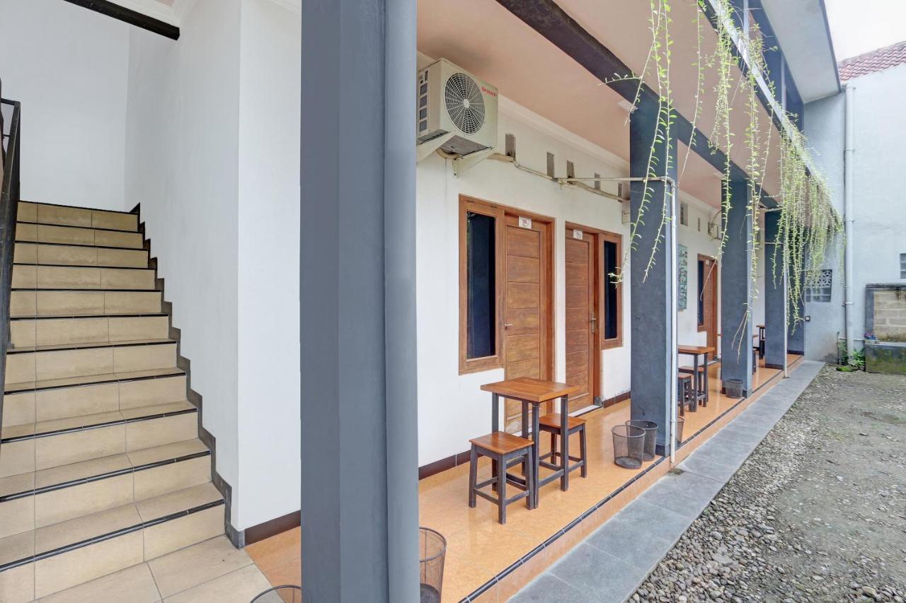 Hotel Wisma Ck Kebumen Esterno foto
